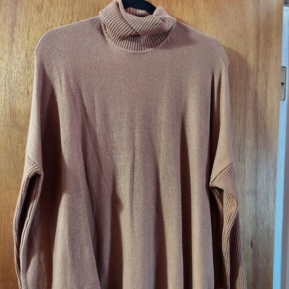 Joseph A Beige Turtleneck Oversized Sweater size S - Picture 1 of 1